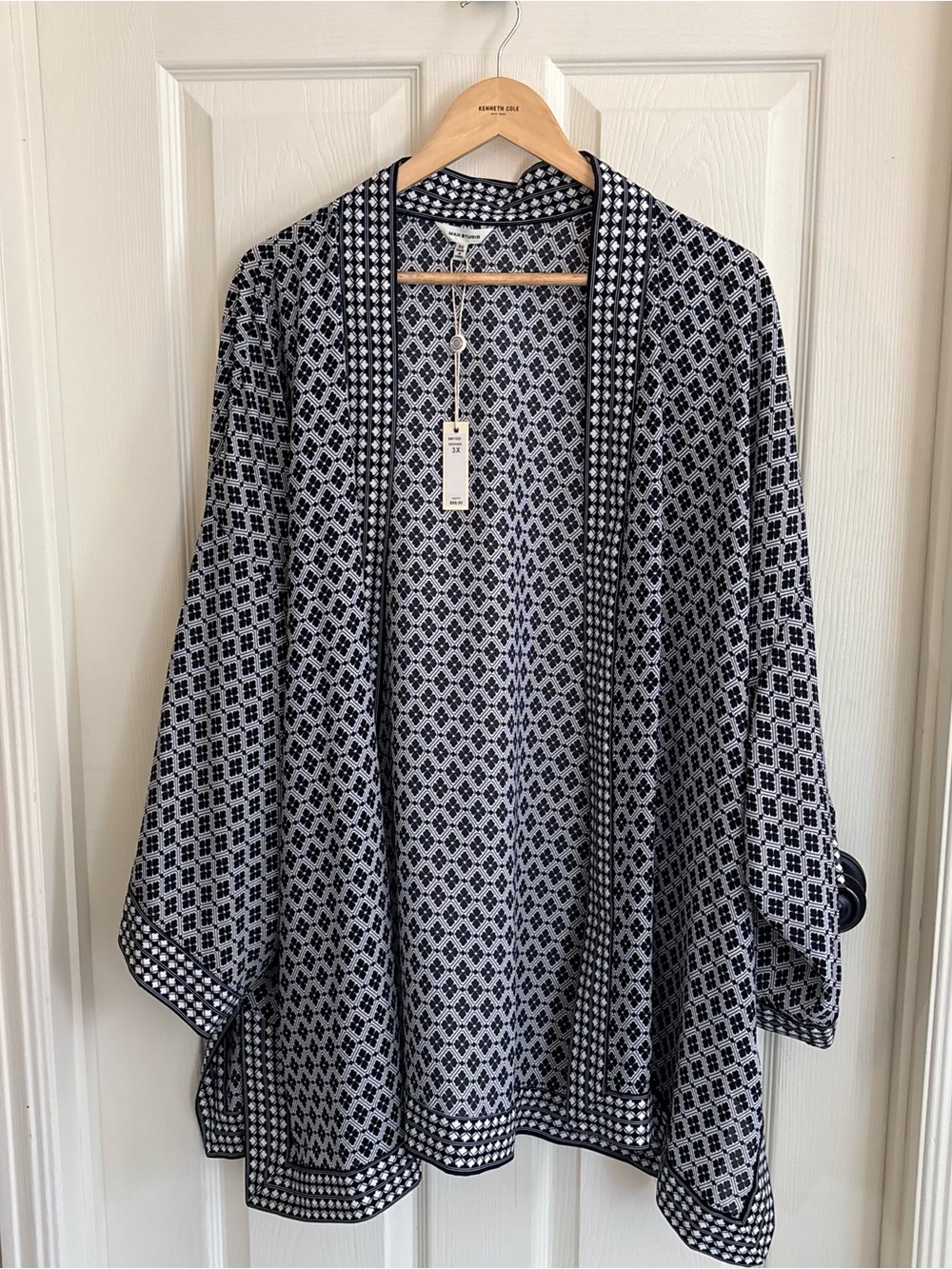 NWT - Max Studio Black and White Geometric Open Kimono 3X